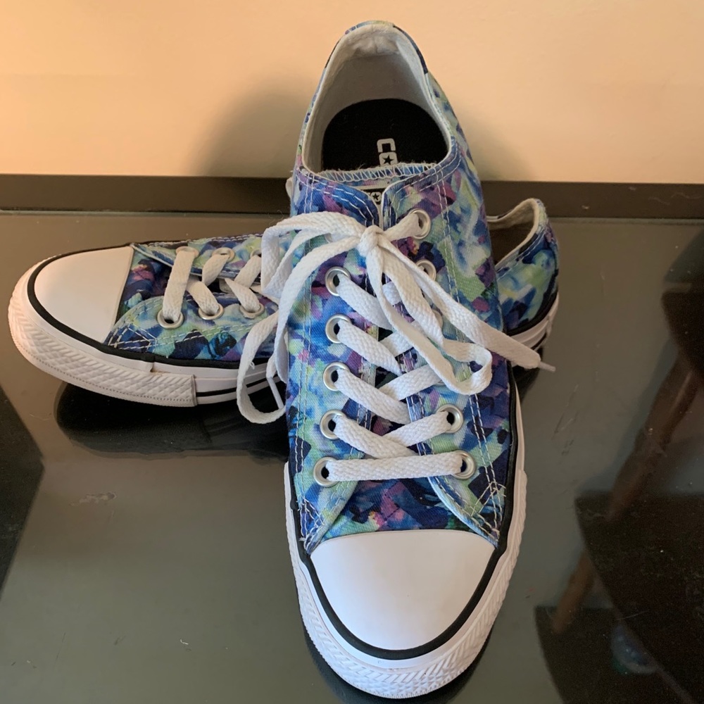 Women’s converse shoes